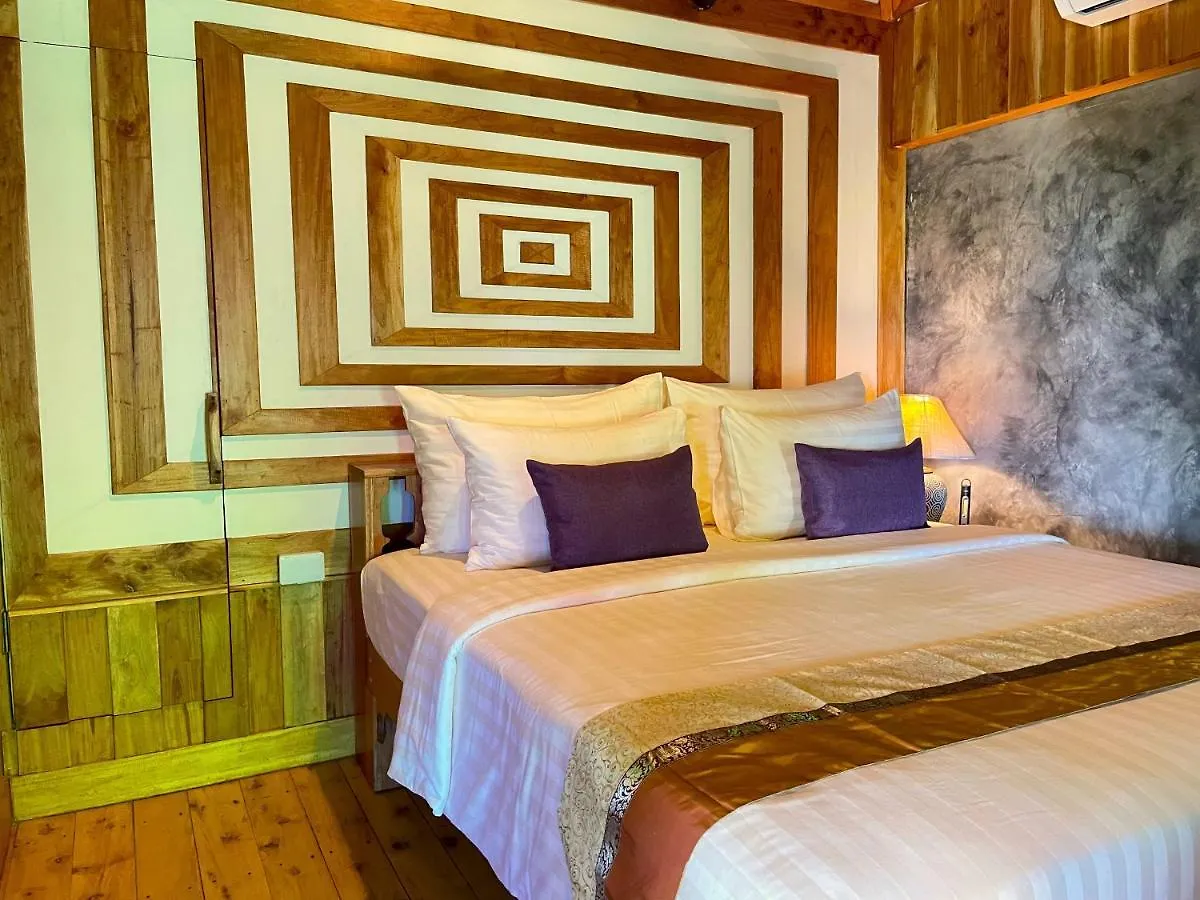 Phi Phi Phu Chalet Resort  Νησί Phi Phi