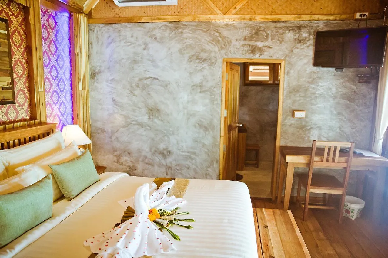 Phi Phi Phu Chalet Resort  Νησί Phi Phi