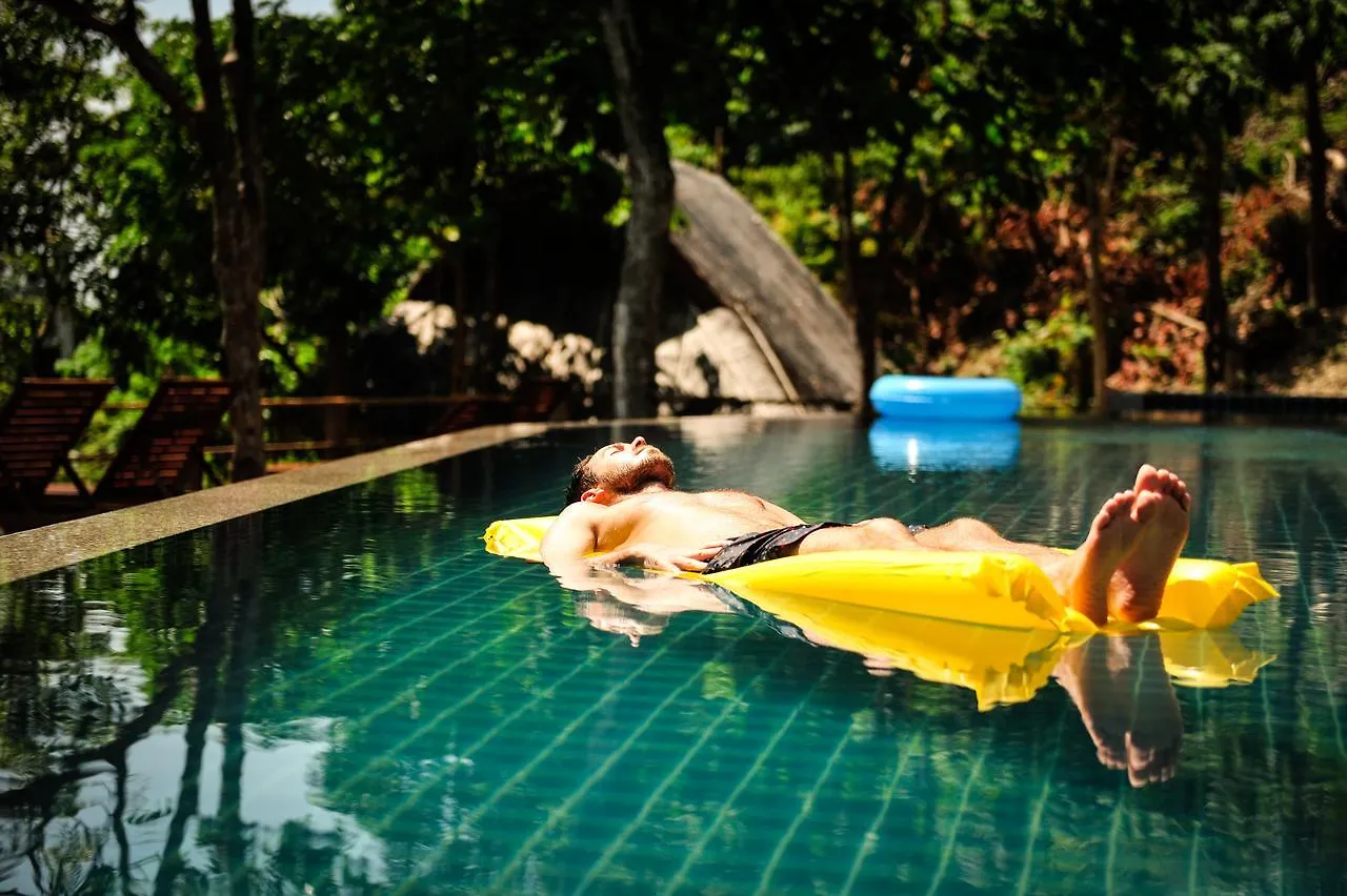 Phi Phi Phu Chalet Resort  Νησί Phi Phi