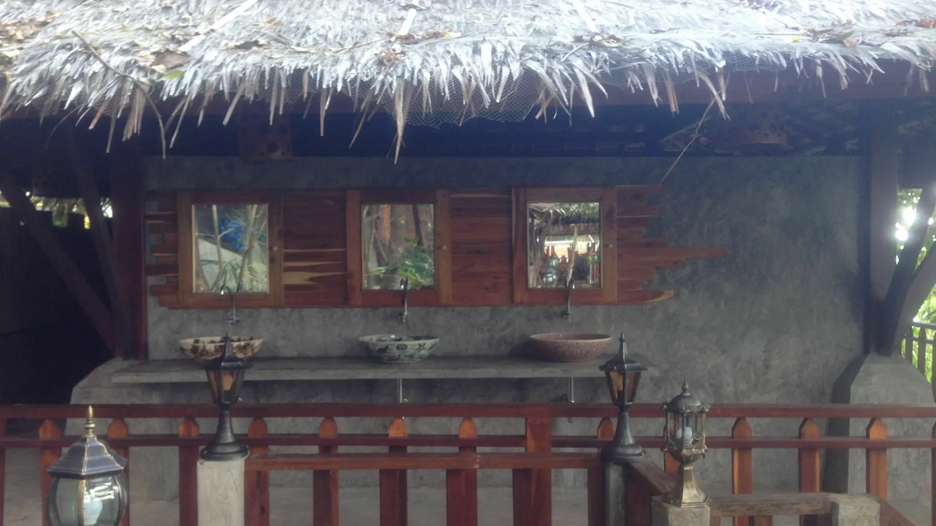 Phi Phi Phu Chalet Resort  Νησί Phi Phi